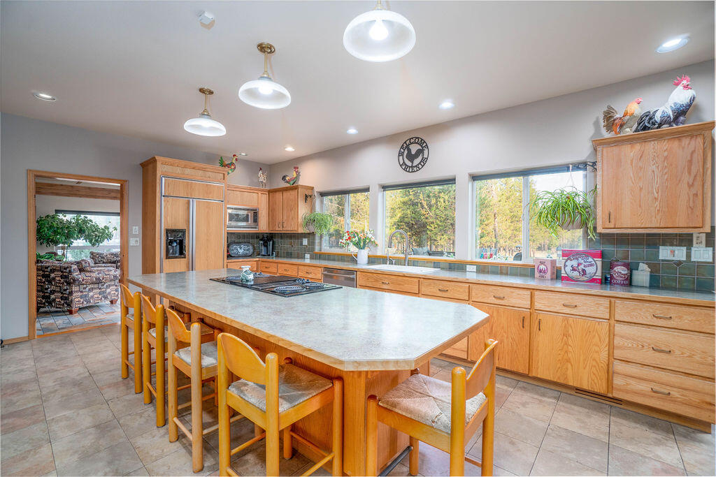 Pinewood Country Est - Residential