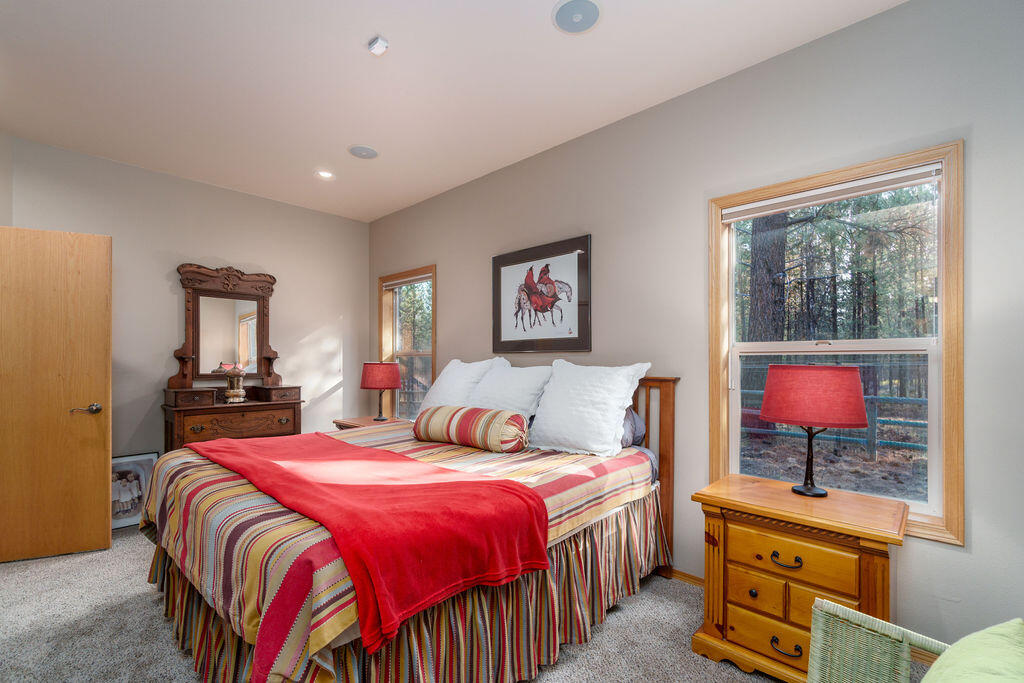 Pinewood Country Est - Residential