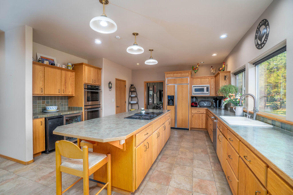 Pinewood Country Est - Residential