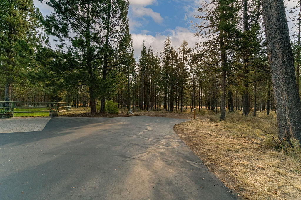 Pinewood Country Est - Residential