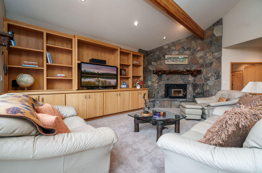 Pinewood Country Est - Residential