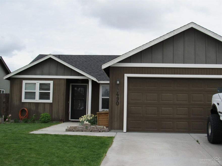 Cute 3bed/2bath home in nice area with easy access to shopping, hospital, etc. Large fenced back yard with dog run. RV parking with hookup. Newly textured walls and fresh paint.