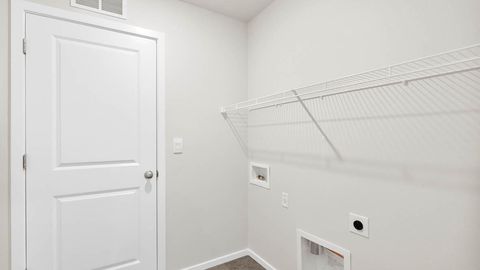 Tiny photo for 20596 Button Brush Avenue, Bend, OR 97702 (MLS # 220212869)