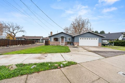 Photo of 2744 Merriman Road, Medford, OR 97501 (MLS # 220212818)