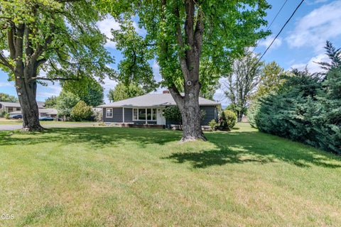 Tiny photo for 1375 Crater Lake Avenue, Medford, OR 97504 (MLS # 220222916)