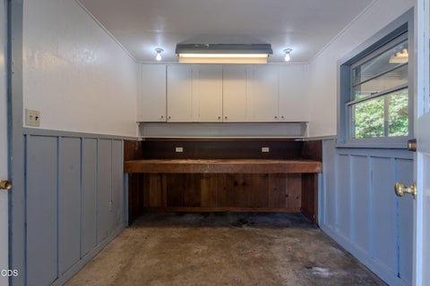 Tiny photo for 1375 Crater Lake Avenue, Medford, OR 97504 (MLS # 220222916)