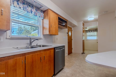 Tiny photo for 1375 Crater Lake Avenue, Medford, OR 97504 (MLS # 220222916)