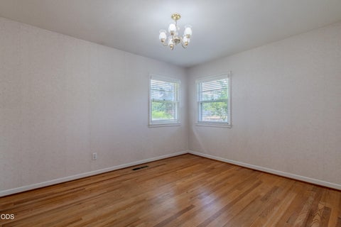 Tiny photo for 1375 Crater Lake Avenue, Medford, OR 97504 (MLS # 220222916)