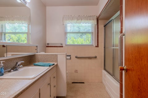 Tiny photo for 1375 Crater Lake Avenue, Medford, OR 97504 (MLS # 220222916)