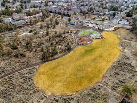 Tiny photo for 1511 SW 21st Place, Redmond, OR 97756 (MLS # 220213492)