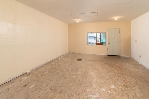 Tiny photo for 1511 SW 21st Place, Redmond, OR 97756 (MLS # 220213492)