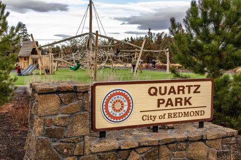 Tiny photo for 1511 SW 21st Place, Redmond, OR 97756 (MLS # 220213492)