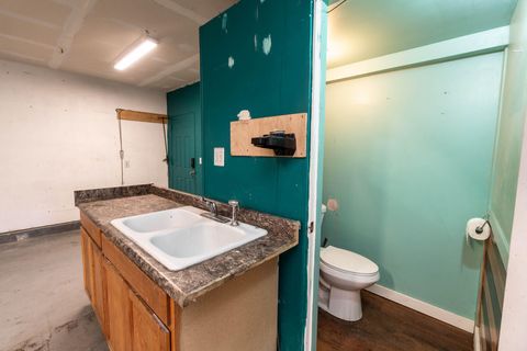 Tiny photo for 1511 SW 21st Place, Redmond, OR 97756 (MLS # 220213492)