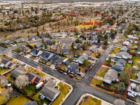 Tiny photo for 1511 SW 21st Place, Redmond, OR 97756 (MLS # 220213492)