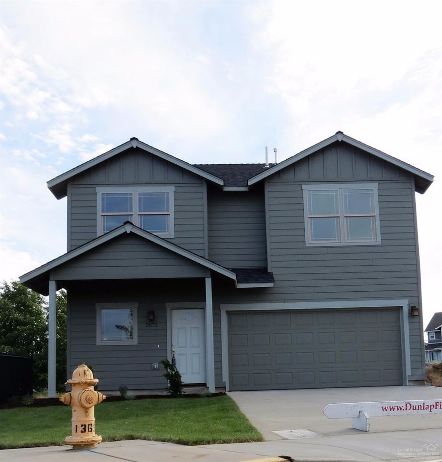 Look at the size of this lot 0.27 of acre. need room well here it is. New craftsman two story home in Julina Park. Spacious great room is open to the kitchen and dining area. Large island with eating bar, abundance of Knotty Alder cabinets. Master suite has walk-in closet, double sinks and huge shower. Utility room with extra storage and a double car garage makes this home just what you have been looking for. Sod, bark and sprinklers in the front give this home great curb appeal.