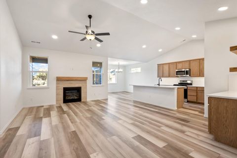 Tiny photo for 70085 Cayuse Drive, Sisters, OR 97759 (MLS # 220212331)