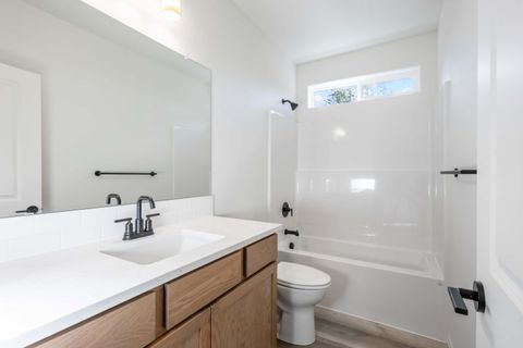 Tiny photo for 70085 Cayuse Drive, Sisters, OR 97759 (MLS # 220212331)