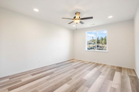 Tiny photo for 70085 Cayuse Drive, Sisters, OR 97759 (MLS # 220212331)