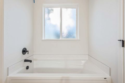 Tiny photo for 70085 Cayuse Drive, Sisters, OR 97759 (MLS # 220212331)