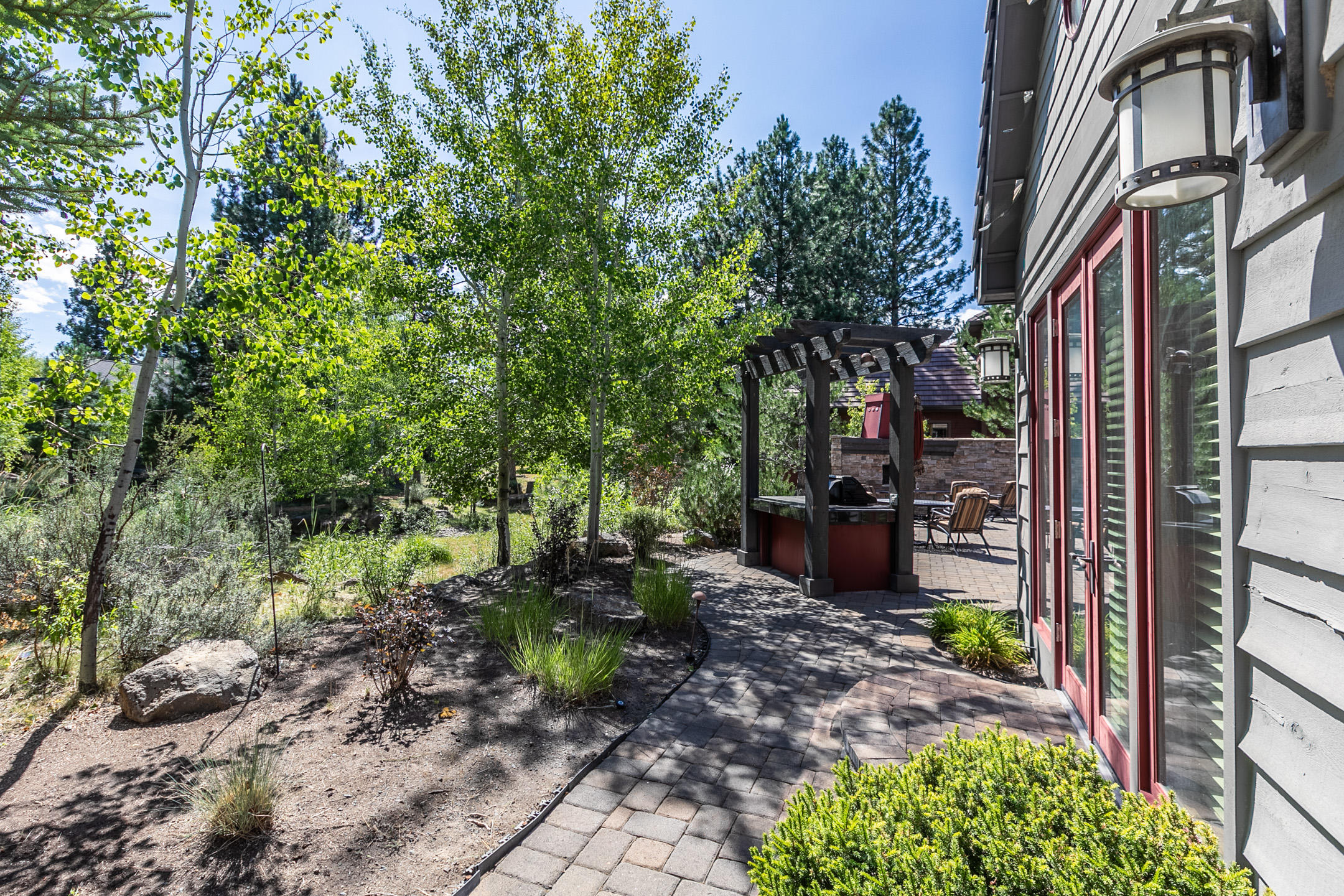 Three Pines - Residential