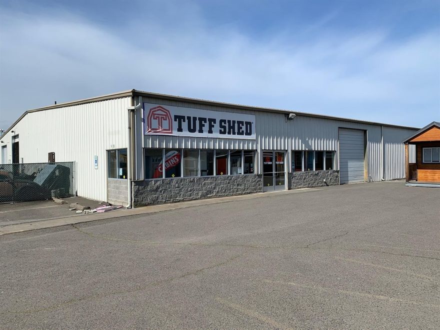 A total of approximately 5500 sf of office/showroom and warehouse (3000 sf office/showroom and 2500 sf of warehouse). Crater Lake Hwy exposure, fenced yard. Available May 1, 2020.