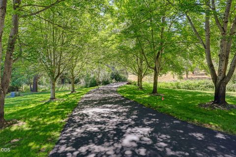 Tiny photo for 4244 Griffin Creek Road, Medford, OR 97501 (MLS # 220223748)