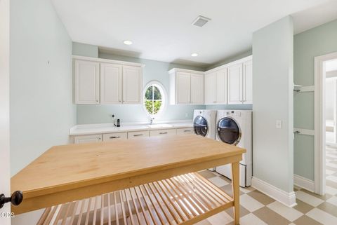 Tiny photo for 4244 Griffin Creek Road, Medford, OR 97501 (MLS # 220223748)