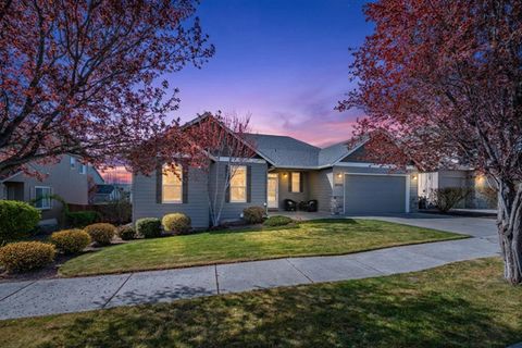 2372 NW Hazelwood Avenue Redmond OR 97756