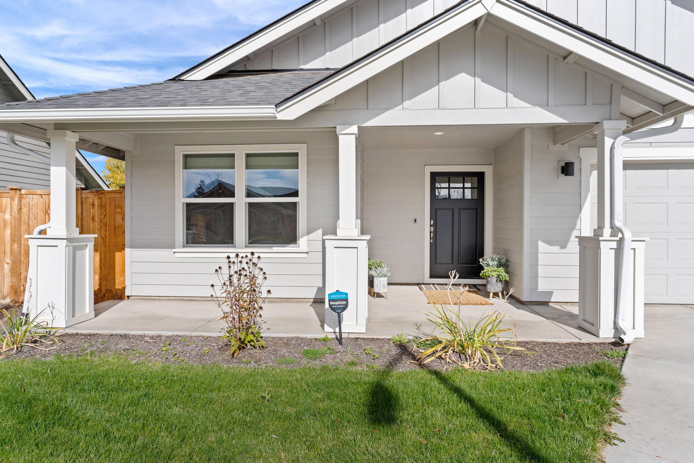 1679 SW Black Butte Court