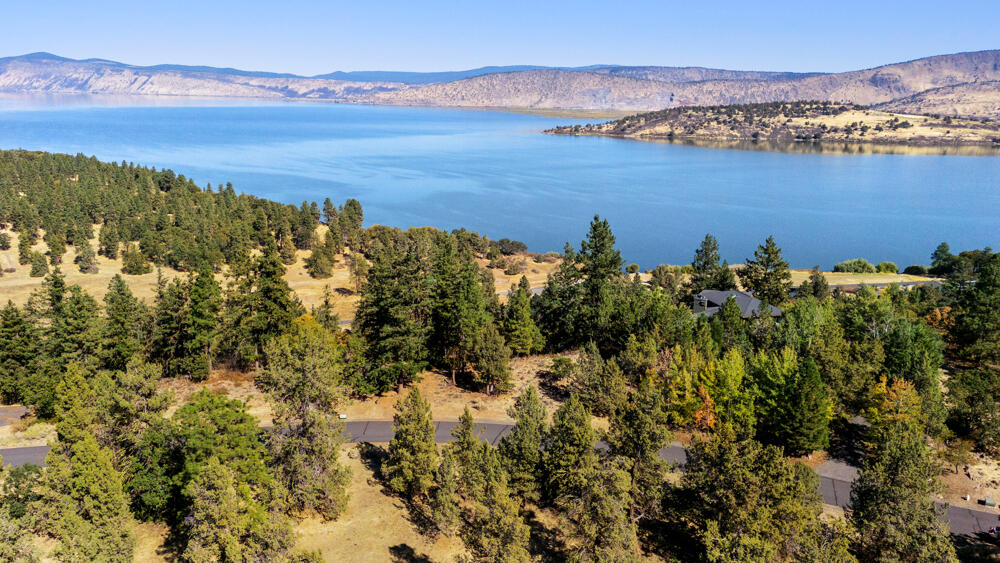 Running YResort - Land