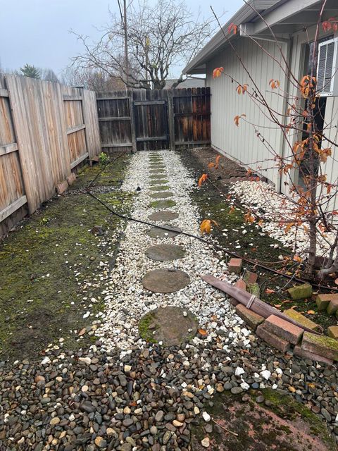 Tiny photo for 2284 Jubilant Avenue, Medford, OR 97504 (MLS # 220212761)