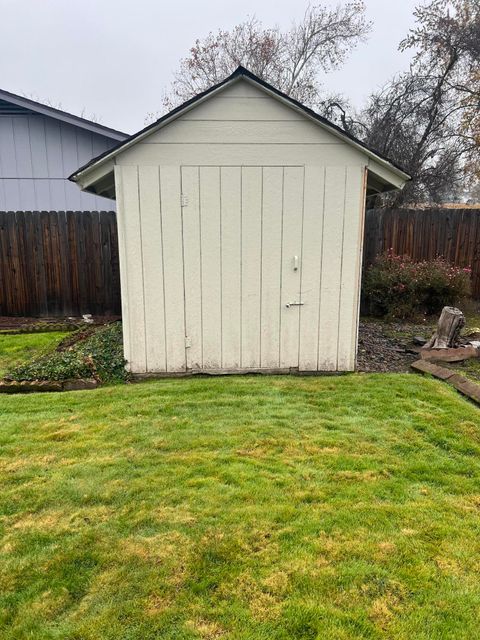 Tiny photo for 2284 Jubilant Avenue, Medford, OR 97504 (MLS # 220212761)