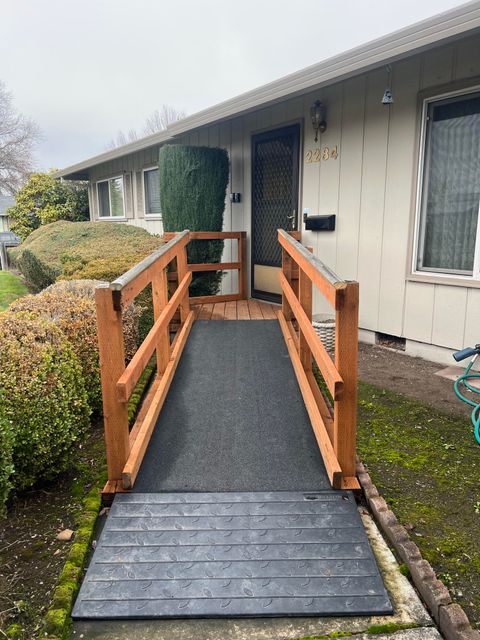 Tiny photo for 2284 Jubilant Avenue, Medford, OR 97504 (MLS # 220212761)