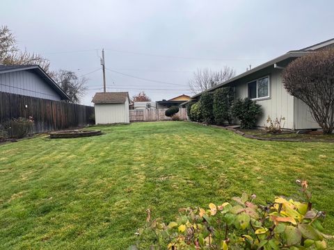 Tiny photo for 2284 Jubilant Avenue, Medford, OR 97504 (MLS # 220212761)