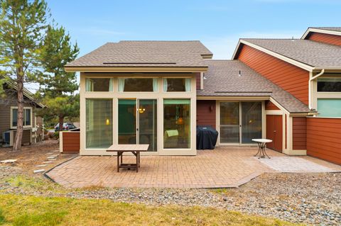 Tiny photo for 11130 Village Loop, Redmond, OR 97756 (MLS # 220212541)