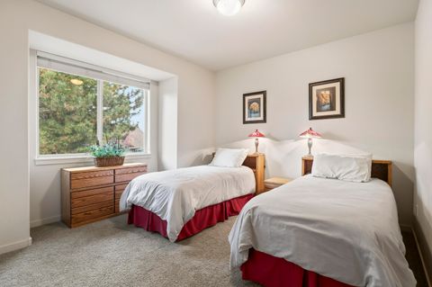 Tiny photo for 11130 Village Loop, Redmond, OR 97756 (MLS # 220212541)