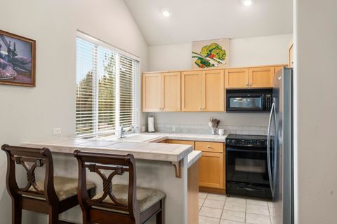 Tiny photo for 11130 Village Loop, Redmond, OR 97756 (MLS # 220212541)