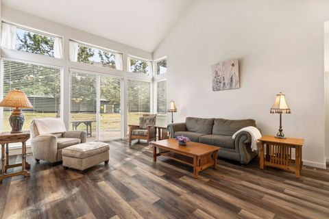 Tiny photo for 11130 Village Loop, Redmond, OR 97756 (MLS # 220212541)