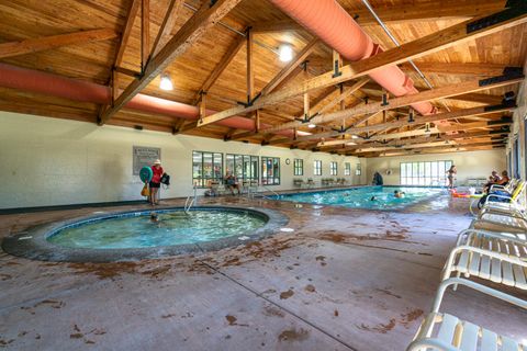 Tiny photo for 11130 Village Loop, Redmond, OR 97756 (MLS # 220212541)