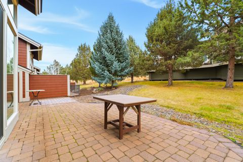 Tiny photo for 11130 Village Loop, Redmond, OR 97756 (MLS # 220212541)