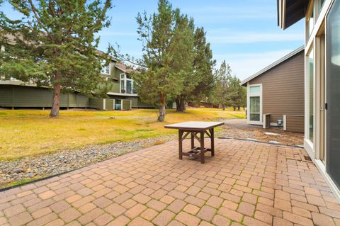 Tiny photo for 11130 Village Loop, Redmond, OR 97756 (MLS # 220212541)