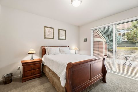 Tiny photo for 11130 Village Loop, Redmond, OR 97756 (MLS # 220212541)