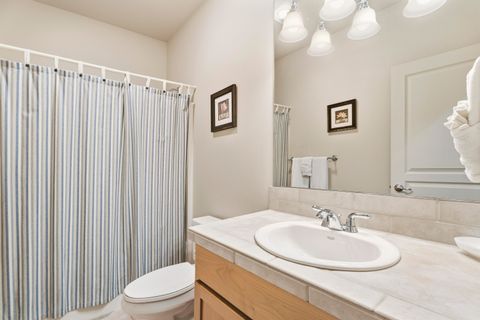 Tiny photo for 11130 Village Loop, Redmond, OR 97756 (MLS # 220212541)