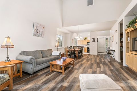 Tiny photo for 11130 Village Loop, Redmond, OR 97756 (MLS # 220212541)