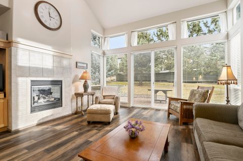 Tiny photo for 11130 Village Loop, Redmond, OR 97756 (MLS # 220212541)