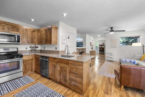 Tiny photo for 20265 Hufflepuff Court, Bend, OR 97702 (MLS # 220226940)