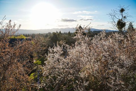 Tiny photo for 3676 Princeton Way, Medford, OR 97504 (MLS # 220210679)