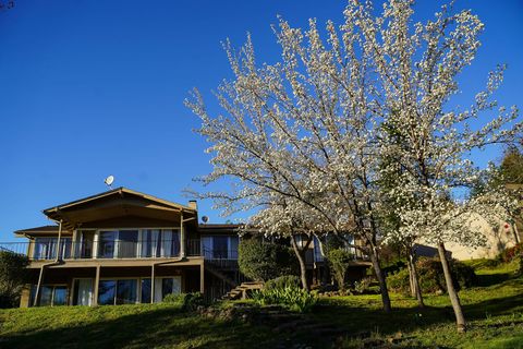 Tiny photo for 3676 Princeton Way, Medford, OR 97504 (MLS # 220210679)