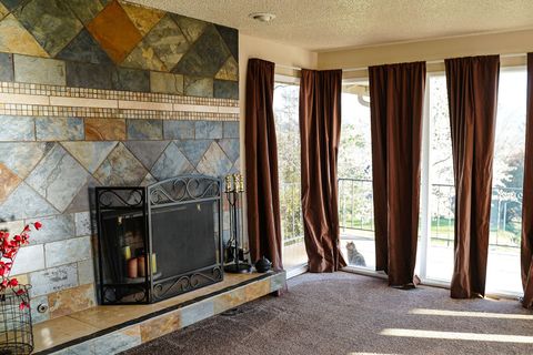 Tiny photo for 3676 Princeton Way, Medford, OR 97504 (MLS # 220210679)