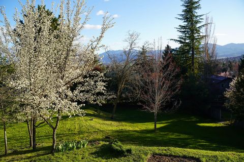 Tiny photo for 3676 Princeton Way, Medford, OR 97504 (MLS # 220210679)